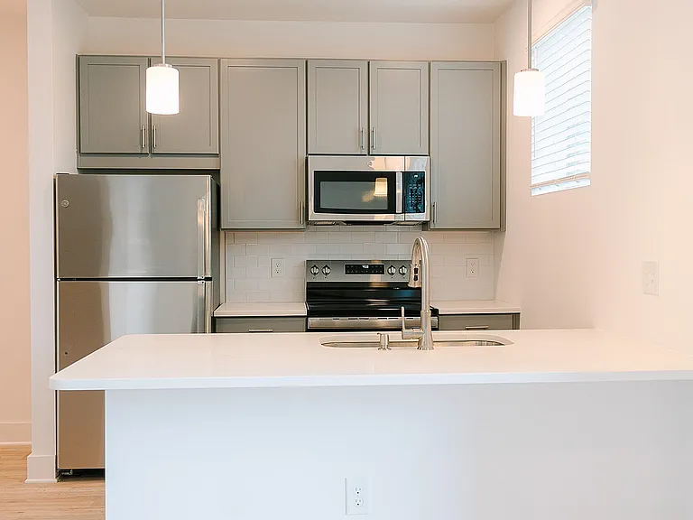 Welcome to the Residences at Sawmill - Luxury Apartment Homes Now Leasing in Summerville