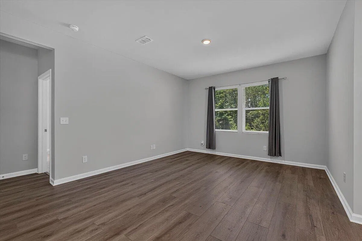 3 bed, 2.0 bath, 1550 sqft, $2,475 — Photo 4