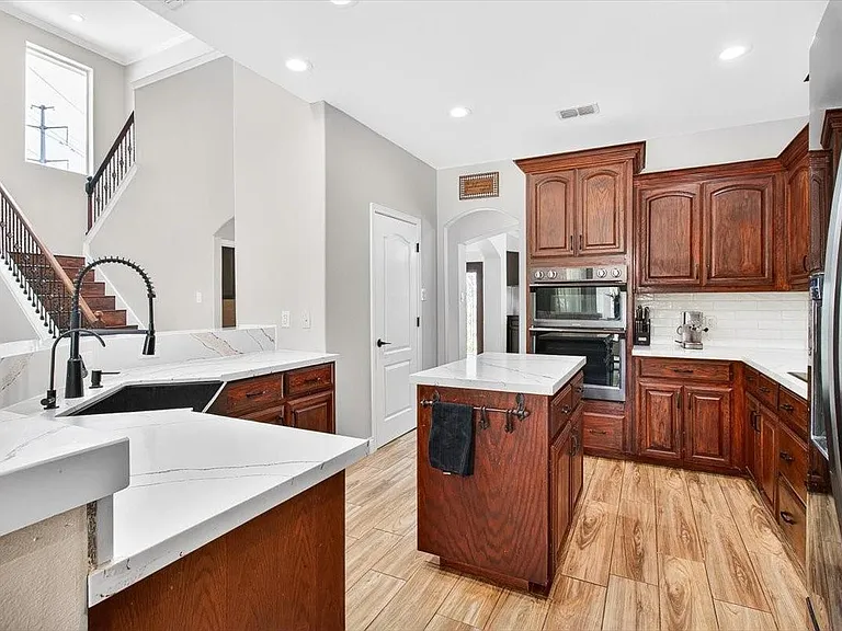 8417 Macarena Dr — Photo 4