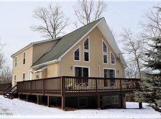 142 Laurel Rd, Lackawaxen, PA 18435