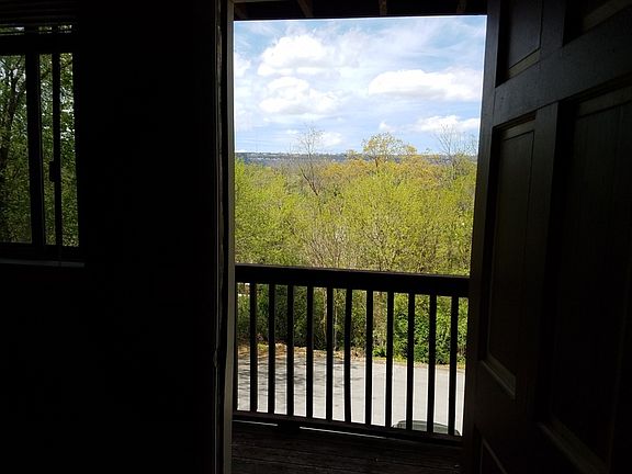 4th image of 305 Valley View Ave APT 14