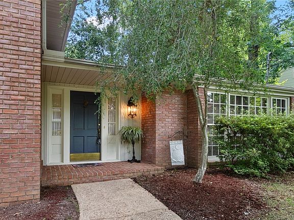 3rd image of 3806 Somerset Pl