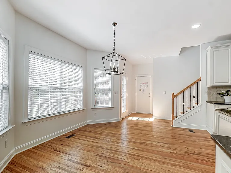 1024 Patricians Ln — Photo 20