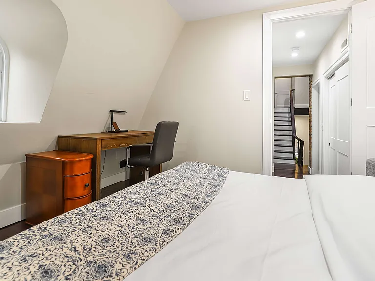 327 E Capitol St SE #2 — Photo 42