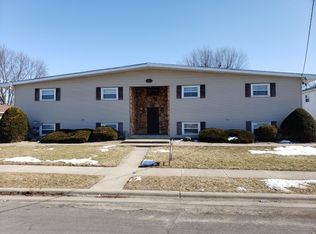 1822 1st Ave APT 5, Sterling, IL 61081