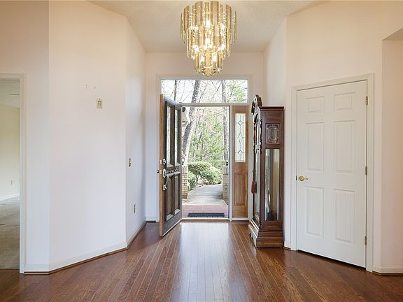 2nd image of 47 Gulf Stream Ln