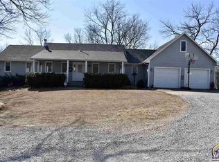 7217 SW 33rd St, Topeka, KS 66614