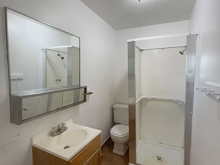 611 - 615 N Cascade — Photo 11