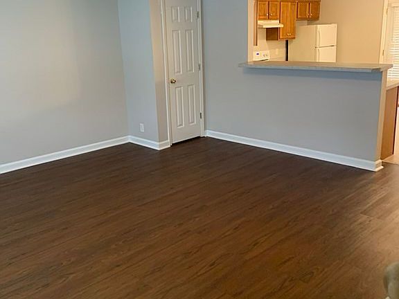 5th image of 2041 Bradyville Pike