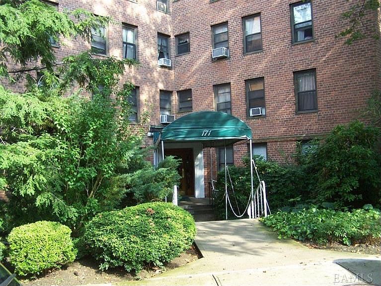 1st image of 171 Pearsall Dr APT 4H