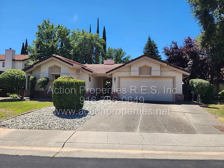 1417 Hurlston Way — Photo 1