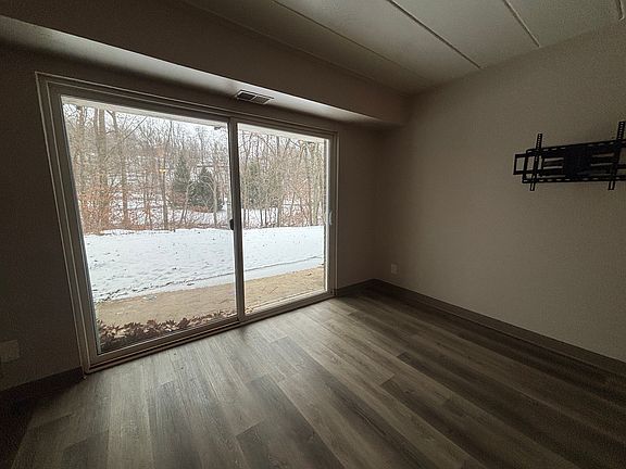 3rd image of 100 Penn Pleasant Dr #1