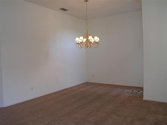 4th image of 677 Diamond Glen Cir