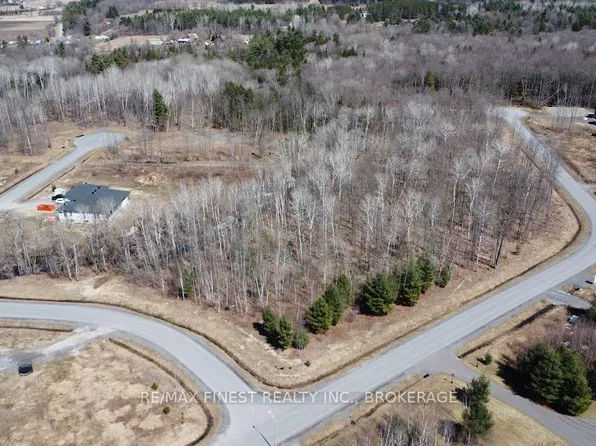 1581 Kinsella Dr, Ottawa, ON K4C 0B2