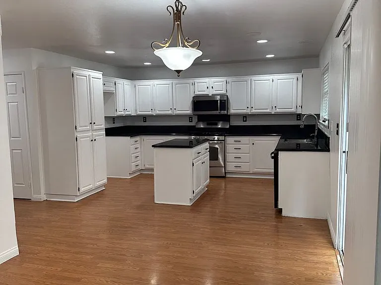 1825 Nixon Ave — Photo 29
