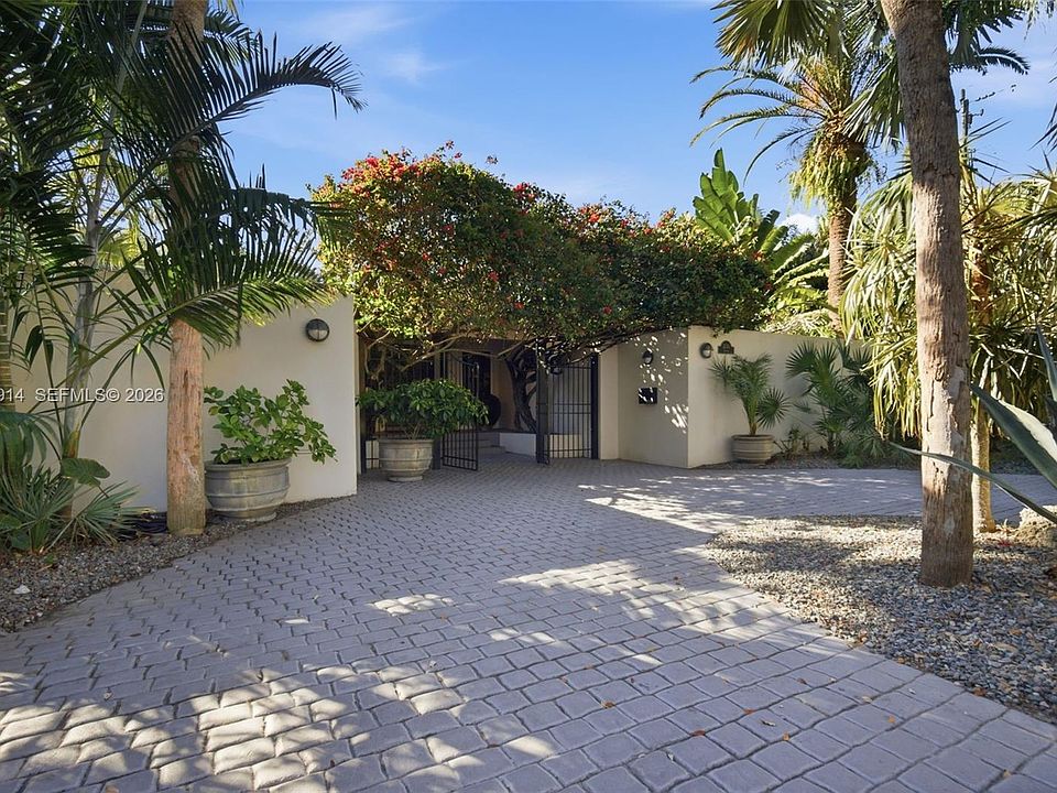 1st image of 3730 Solana Rd