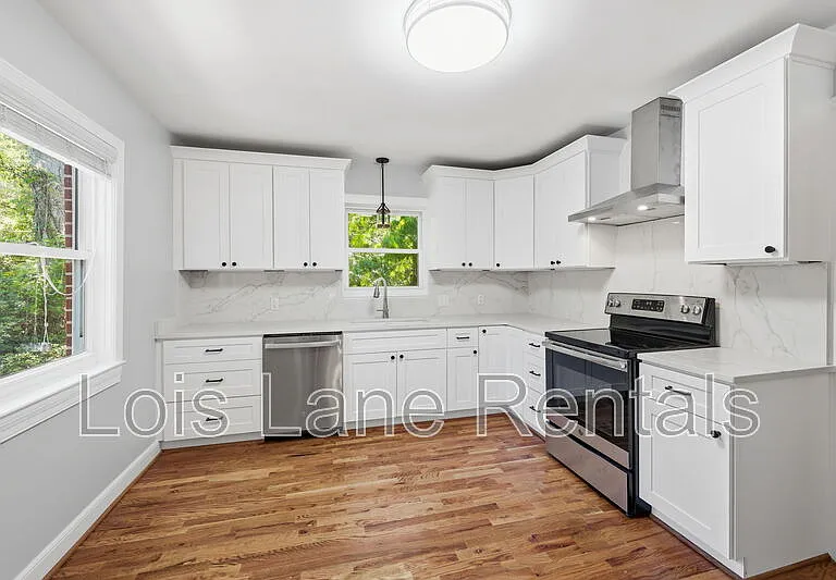2043 Wappoo Dr — Photo 6
