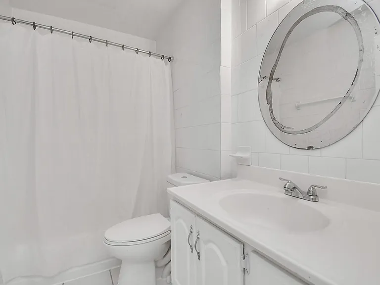 530 Westshire Dr — Photo 9