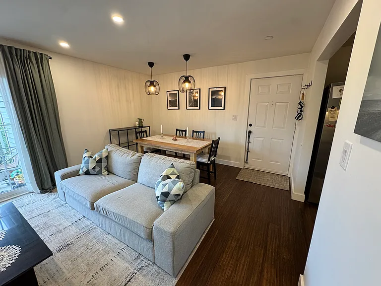 12 Clay St — Photo 2