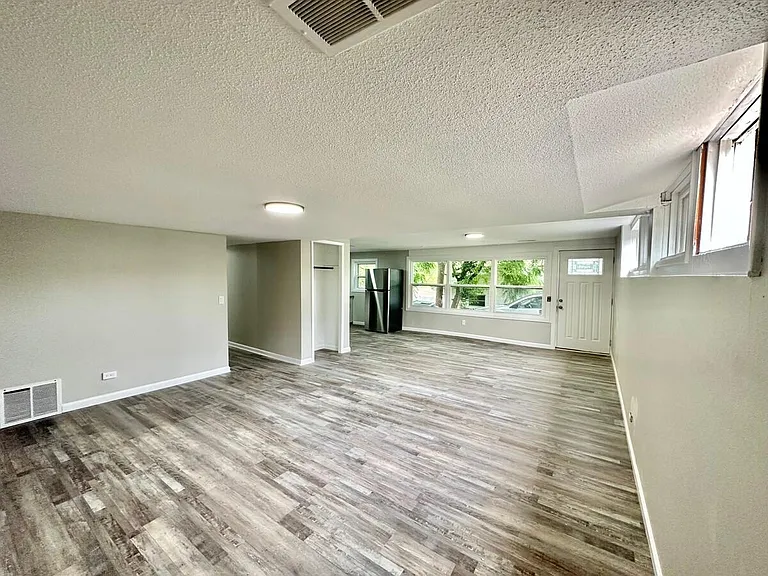 2527 Lynner Dr — Photo 4