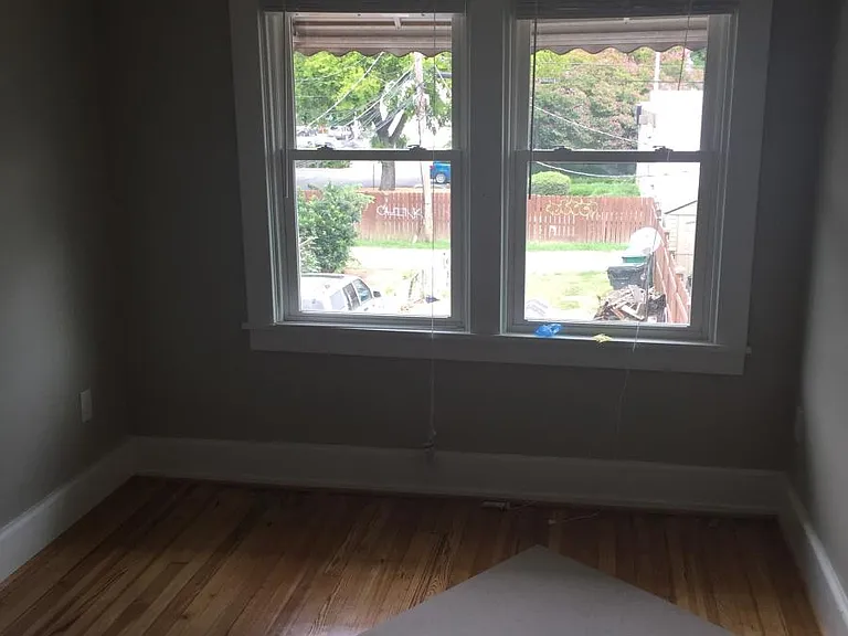2326 Parkwood Ave — Photo 4