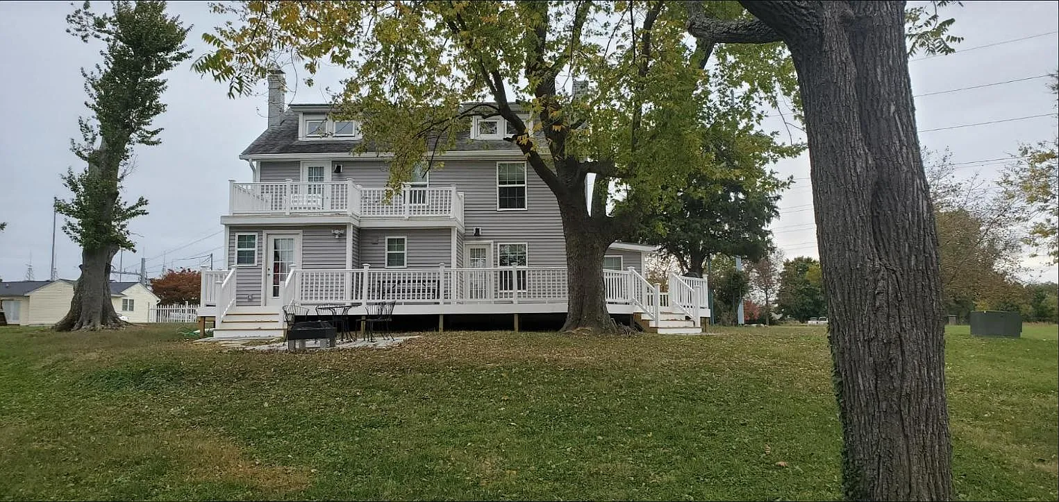 4 bed, 2.5 bath, 2300 sqft, $3,450 — Photo 3