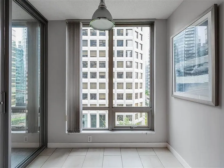 1200 Georgia St W #1405 — Photo 17
