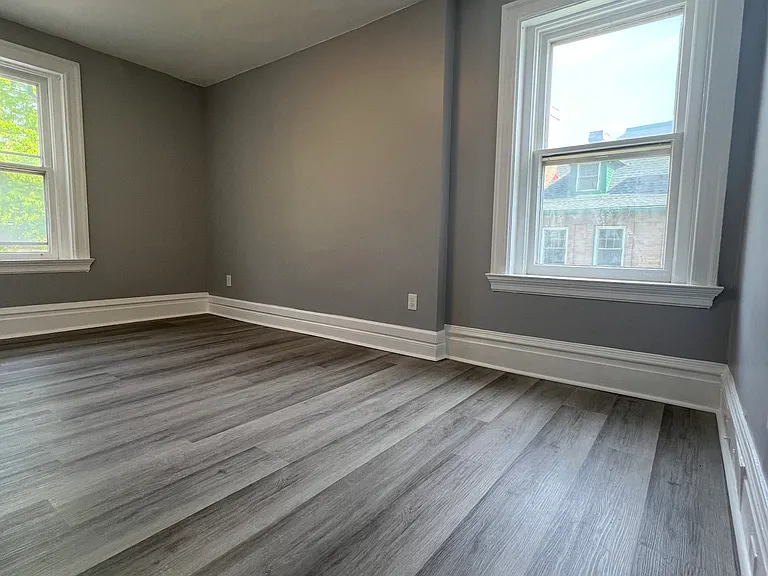 210 E End Ave #2B — Photo 5
