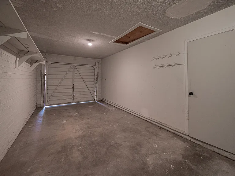 427 E Malibu Dr — Photo 21