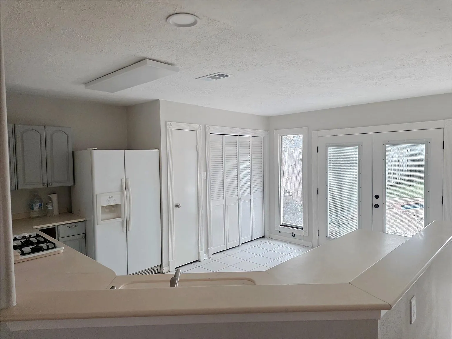 2 bed, 1.0 bath, 1064 sqft, $1,600 — Photo 3