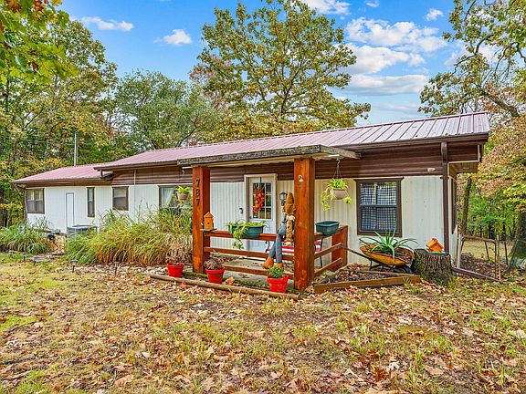 2nd image of 787 Wallace Drive