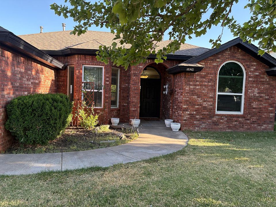 1st image of 5829 102nd St