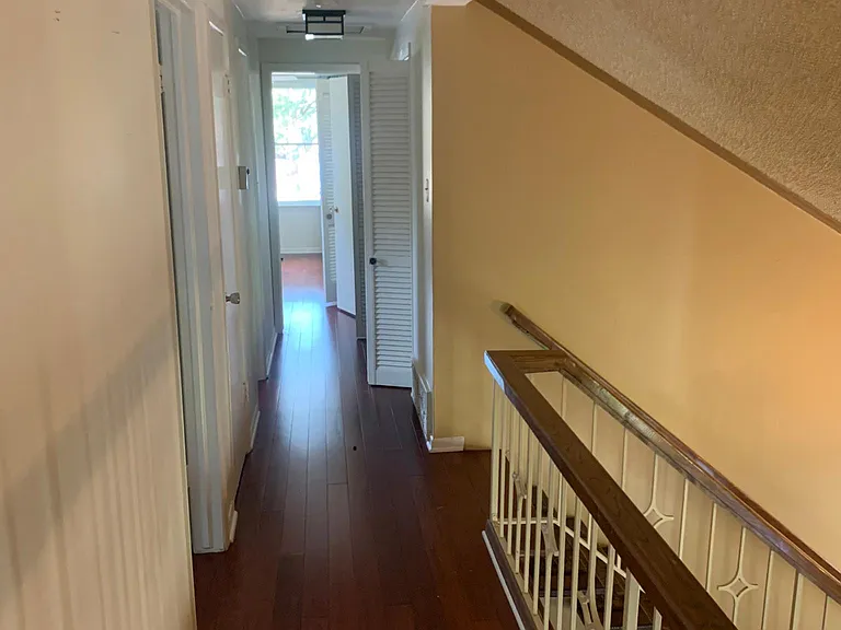 1001 Gloucester St N — Photo 3