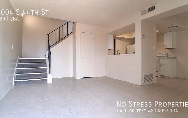 4004 S 44th St — Photo 1