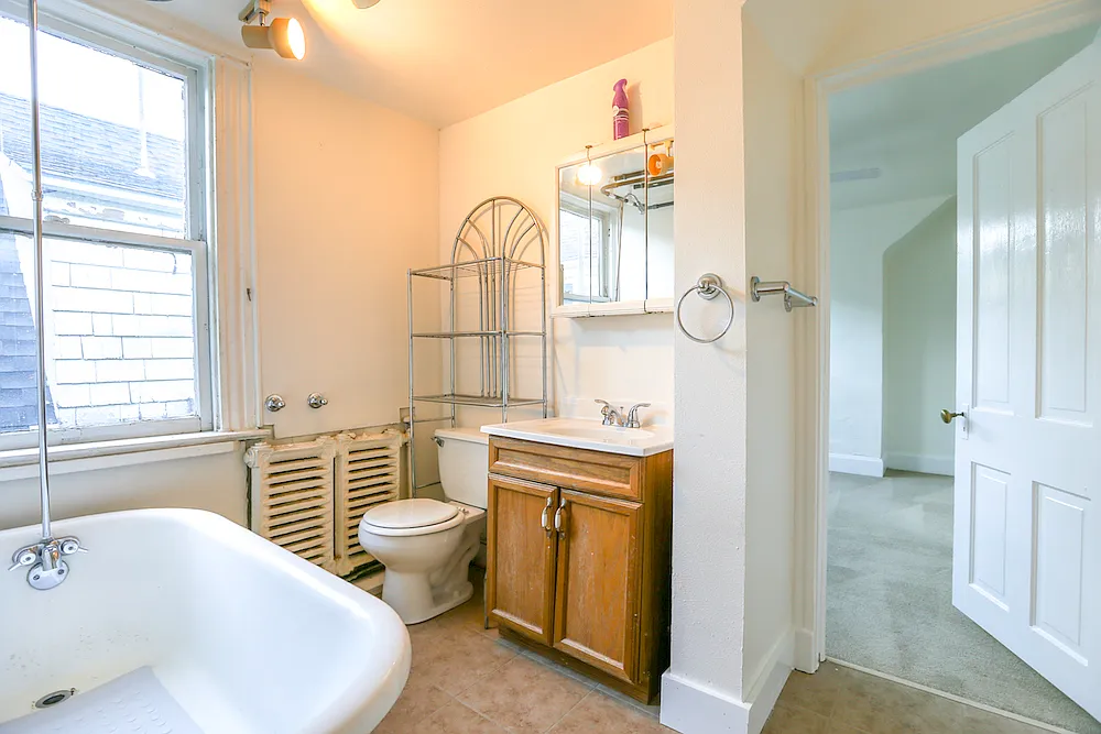 2 bed, 1.0 bath, 1106 sqft, $1,790 — Photo 4