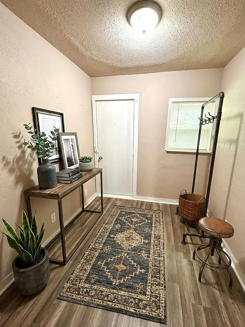 2-Bedroom Home with Water Included & No Carpet- Section 8 Accepted! — Photo 4