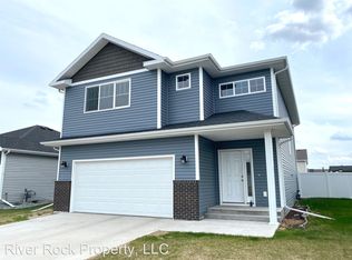 959 Eaglewood Ave W, West Fargo, ND 58078
