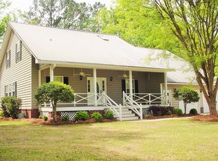 106 Lily Pad Ln, Bonneau, SC 29431