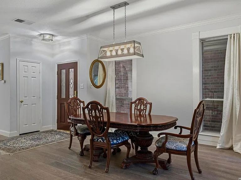 145 Elizabeth Rd — Photo 9
