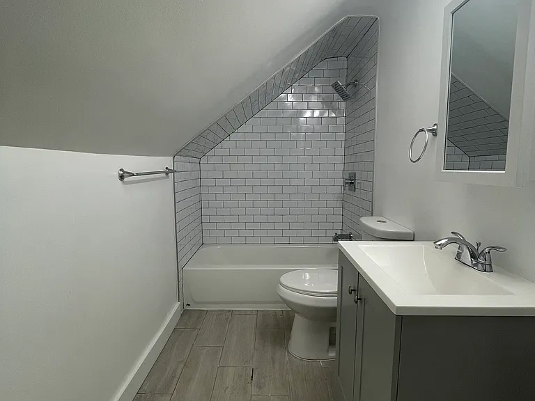 148 Chilton St #3 — Photo 9