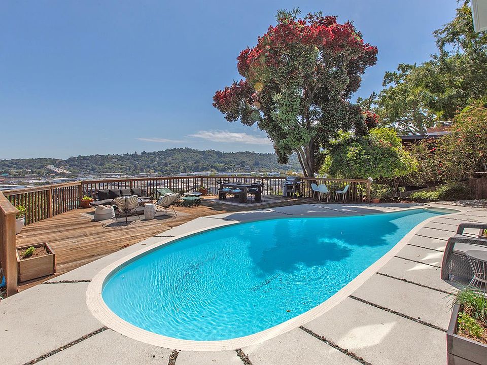 1st image of 32 Alta Vista Way