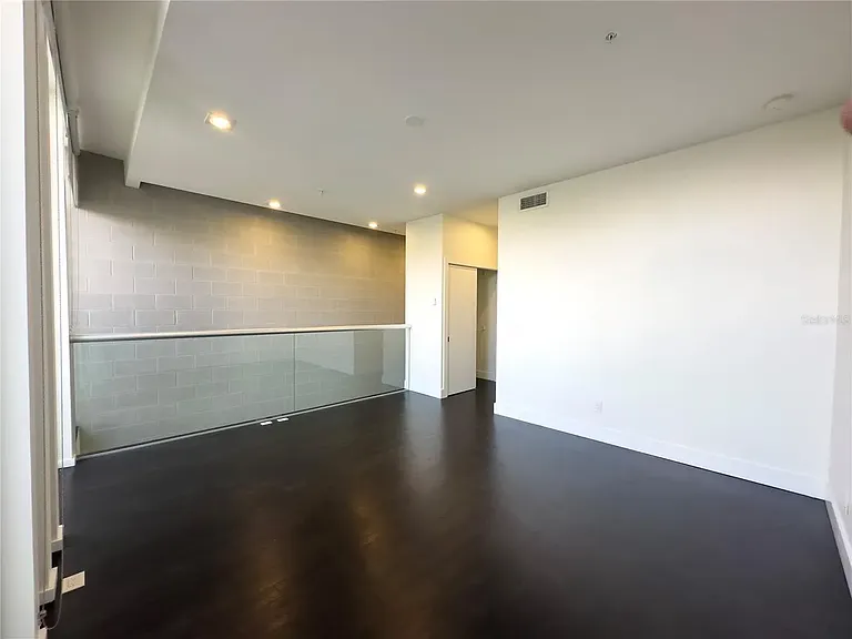 154 2nd St SW #2 — Photo 18