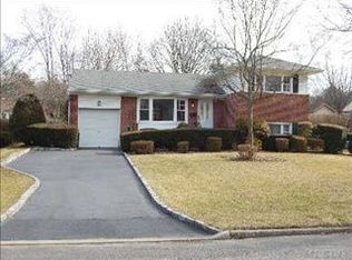 6 Otsego Pl, Commack, NY 11725