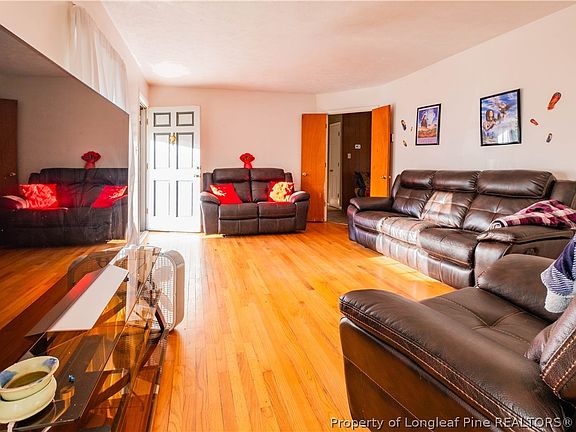 5th image of 518 College Dr