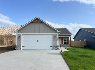 9873 Weeping Willow Dr, Manhattan, KS 66502