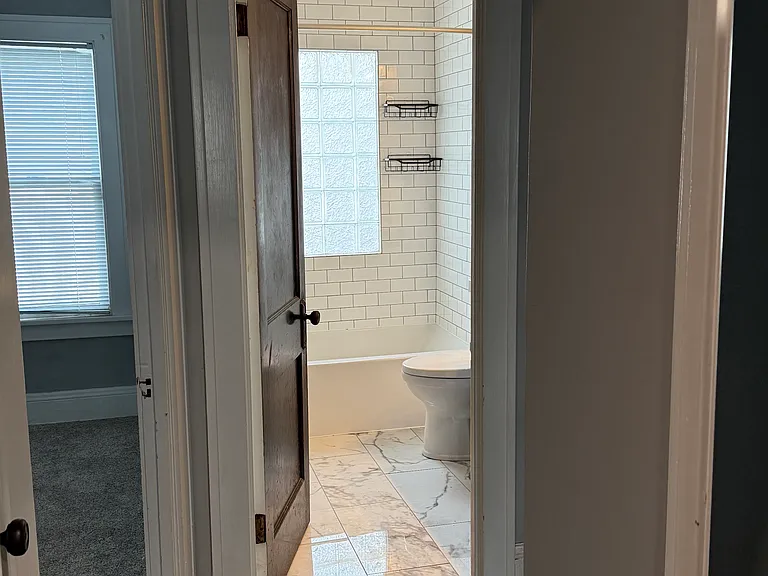1640 Victoria Ave #1 — Photo 6
