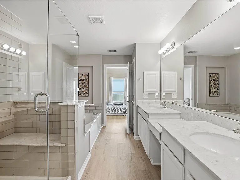 709 N Bayshore Dr — Photo 21