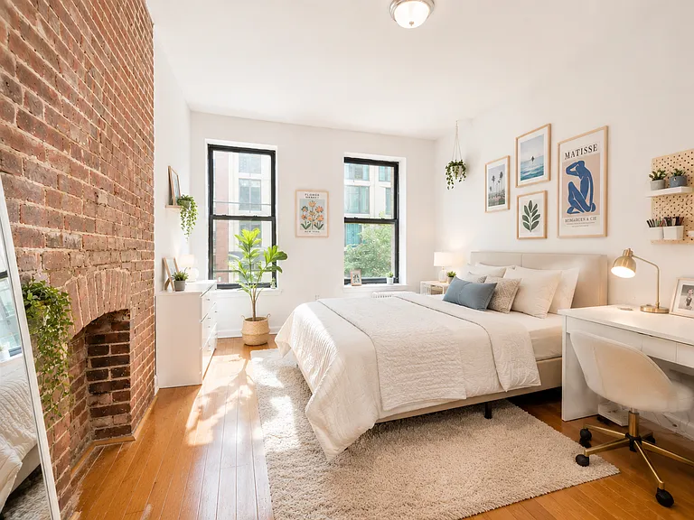 504 W 44th St #2W — Photo 1