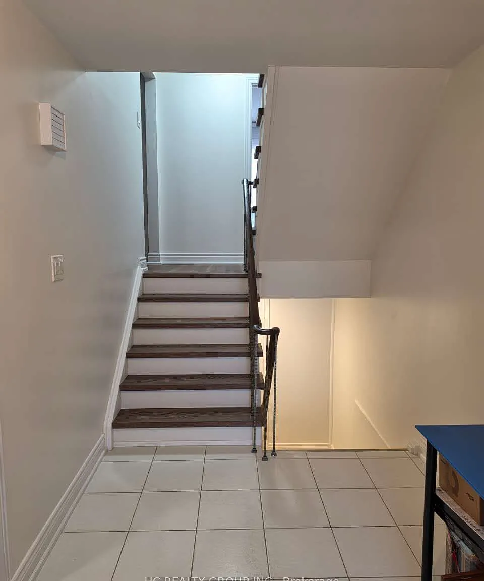 1 bed, $1,300 — Photo 2