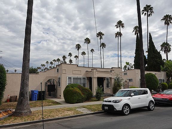 2nd image of 5611 Cimarron St